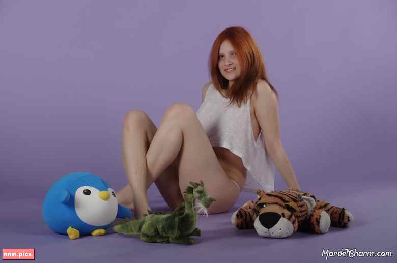 857: Marvel Charm – Lena (2 sets)