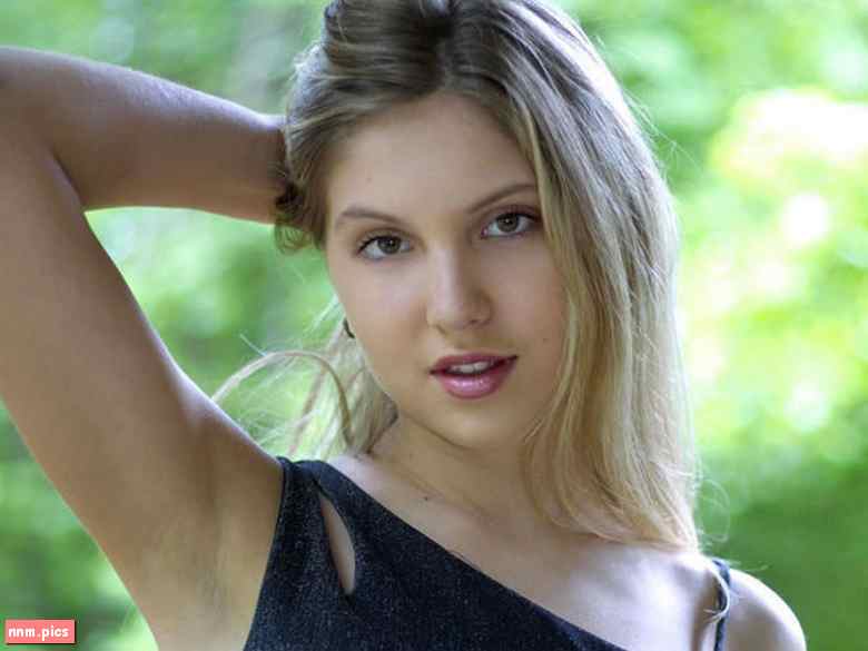 SooperModels – Emily (19 sets)